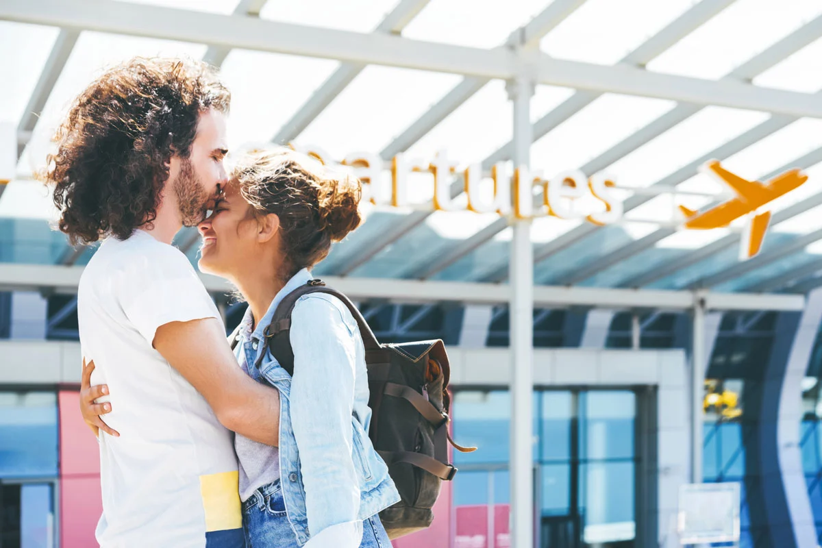 couple in long distance relationship